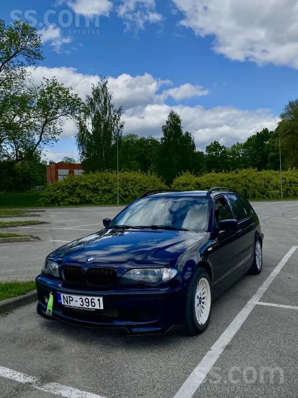 BMW 330