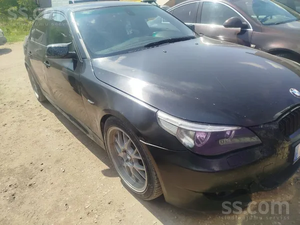 BMW 525