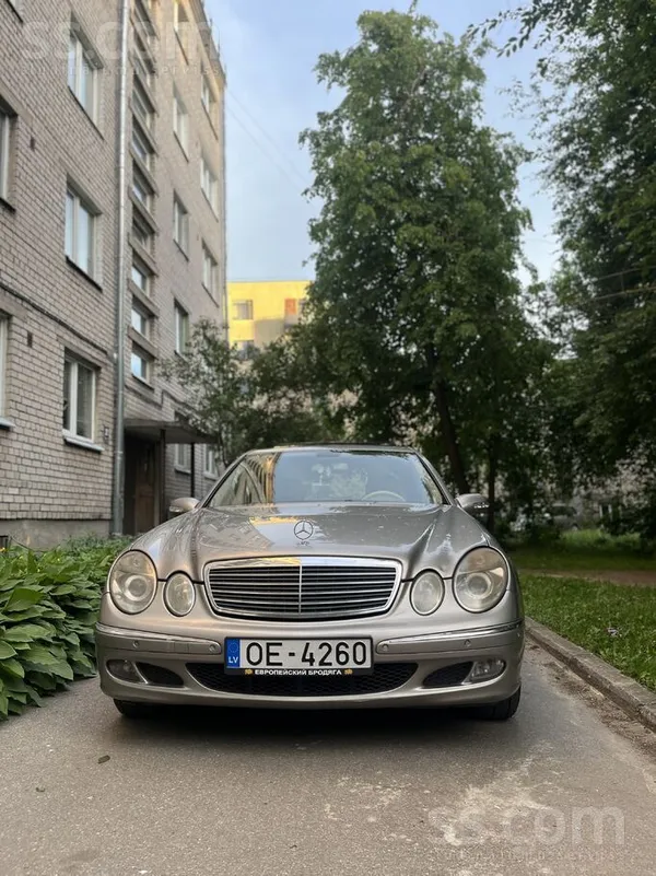 Mercedes E200