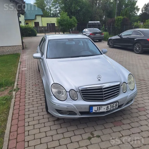 Mercedes E220
