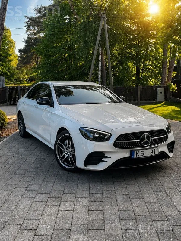 Mercedes Mercedes-Benz E 300 e 4Matic Sedan Plug-in Hybrid 