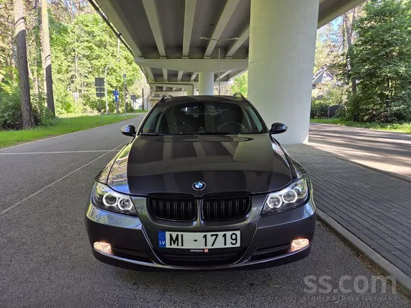 BMW 320
