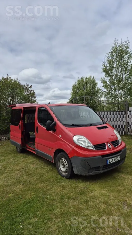 Renault Продаётся бус Renault Trafic. Подходит как для гру