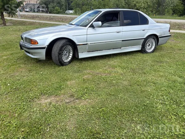 BMW 730