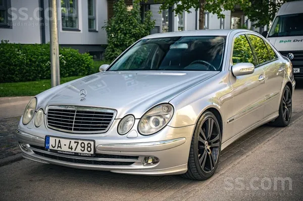 Mercedes E270
