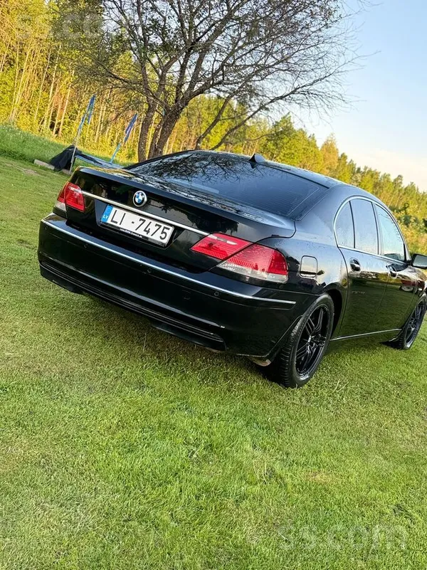 BMW 730