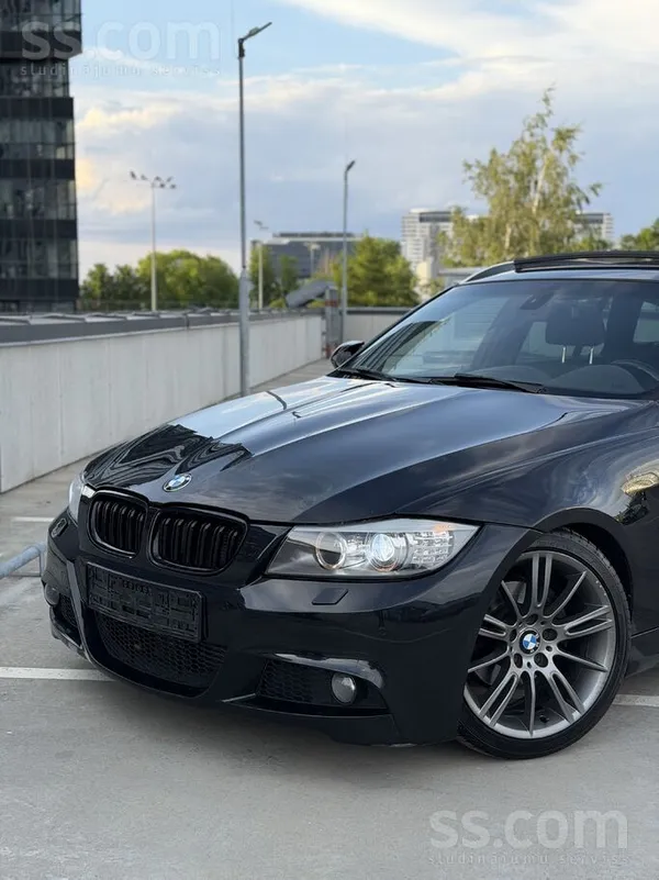 BMW 320