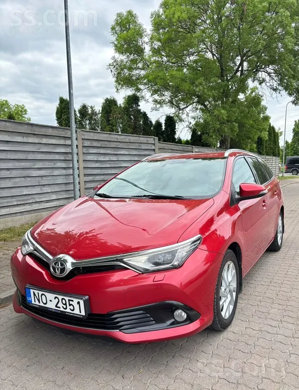 Toyota Toyota Auris dīzelis universāls