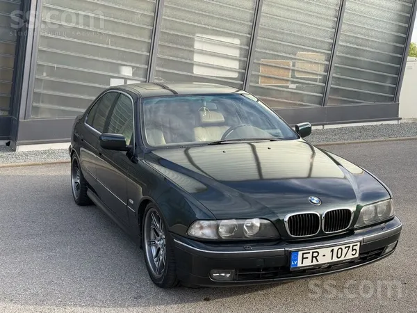 BMW 528