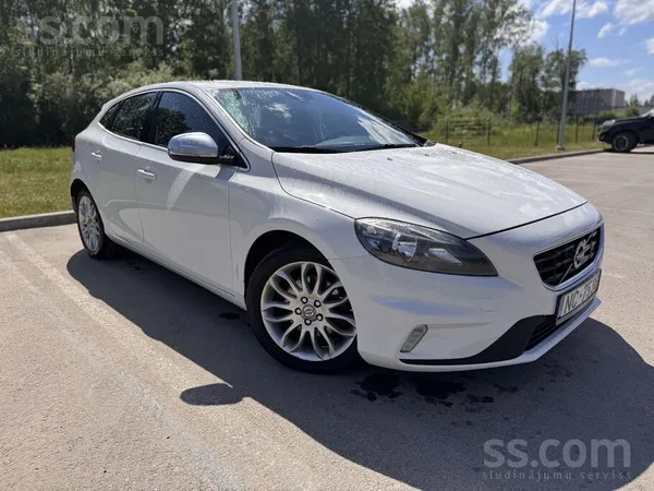 Volvo V40