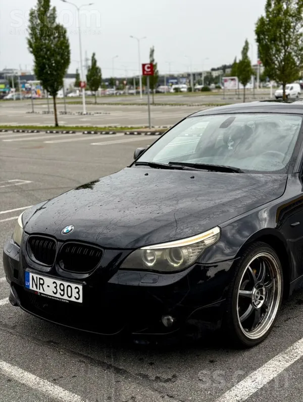 BMW 525