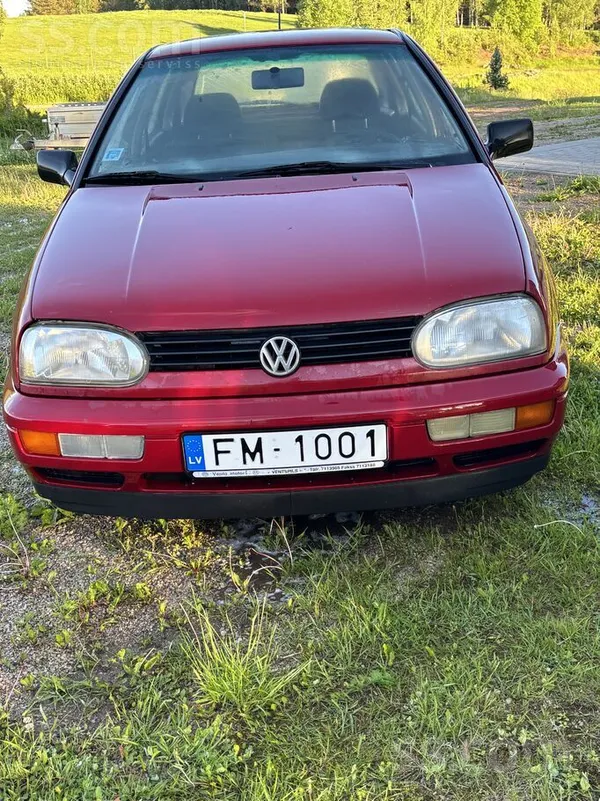 Volkswagen Pārdodu golfu
