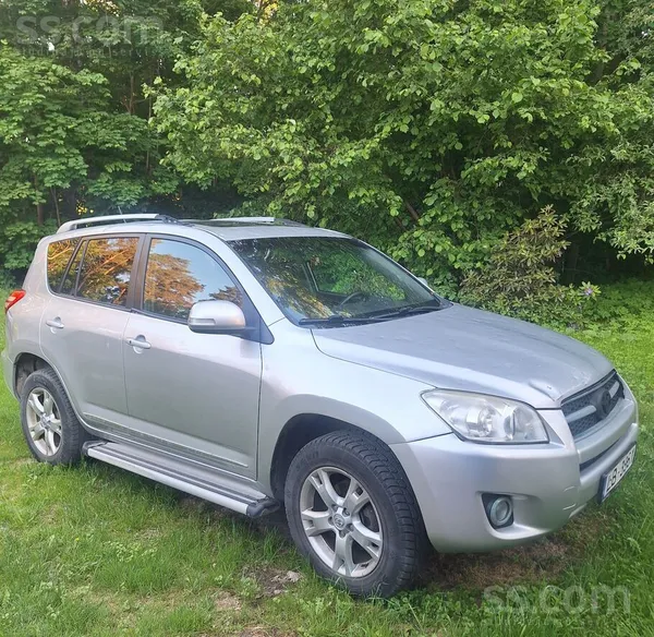 Toyota RAV 4 - 1