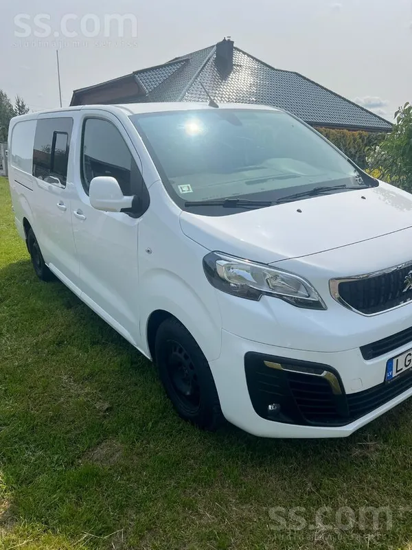 Peugeot Uzņēmums pārdod ļoti uzpasētu un praktisku busiņu.