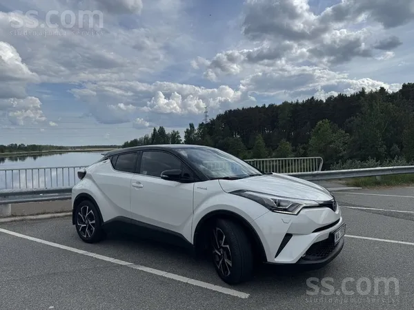 Toyota C-Hr Style Plus. Один владелец. Куплена новой в Amserv (конец 2018 г.