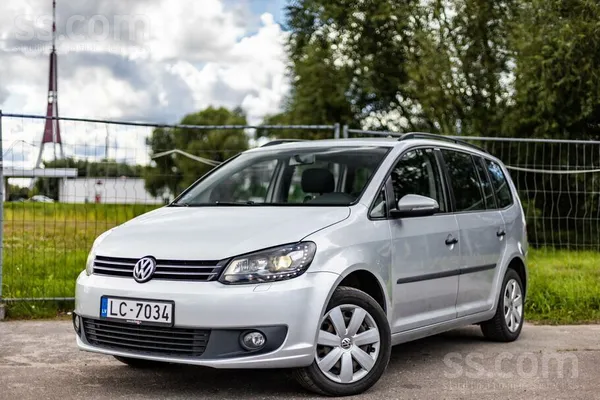 Volkswagen Touran - 1