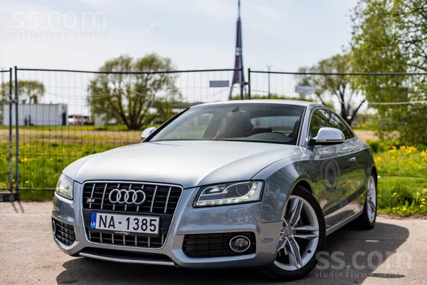 Audi Audi S5 Quattro ar 4.2 benzīndzinēju un automātisk