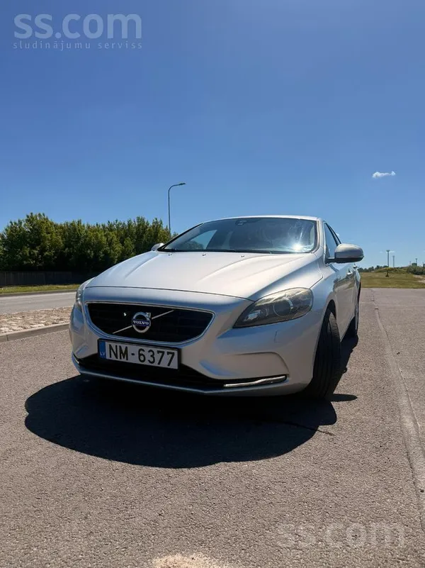 Volvo V40
