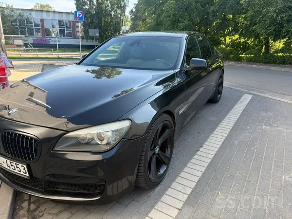 BMW 730