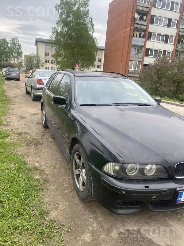 BMW 523