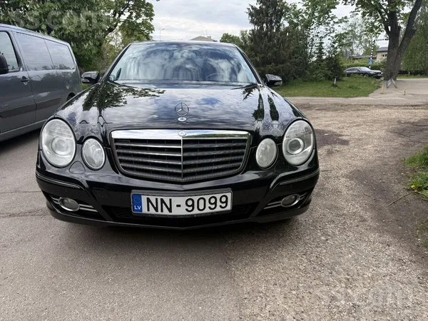Mercedes E280 - 1
