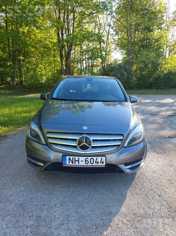 Mercedes B180