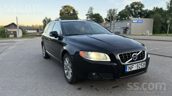 Volvo V70 - 1