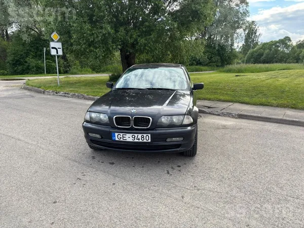 Sveiki. Pardodu savu e46

Ir androids. 
Pilnais melnais ādas salons. 
Lī