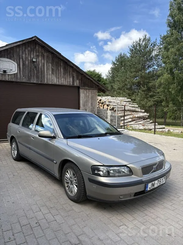 Volvo Pārdodu Volvo V70. Gāzes sistēma nedarbojas. Ir pā