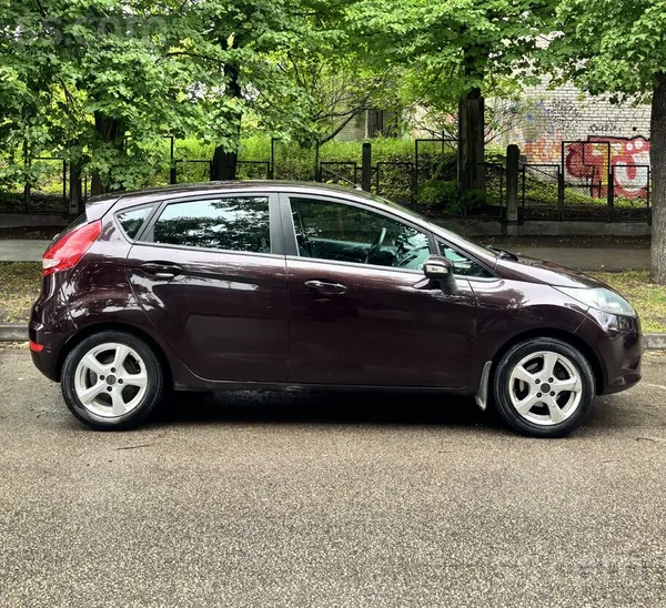 Ford Meklē uzticamu auto, kas bez liekiem pārsteigumiem