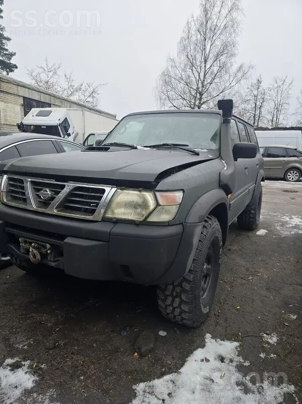 Nissan Laika trūkuma dēļ tiek pārdoti divi Patrol y61 99u