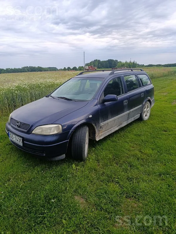 Pilnā darba kārtībā, bet parūsējis.