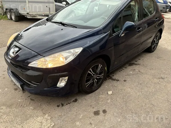 Pārdodu koptu un uzticamu Peugeot 308 ar automātisko ātrumkārbu. Automašīna