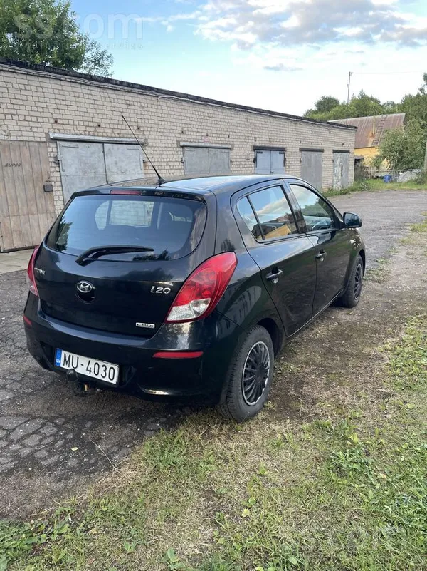 Pārdodu Hyundai i 20