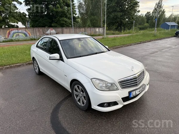 Pārdod Mercedes C
Ļoti ekonomisks. 
Jauna TA