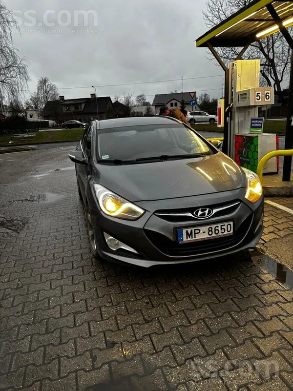 Продается Hyundai i40 1.7 Crdi стильный, экономичный и надёжный автомобиль.