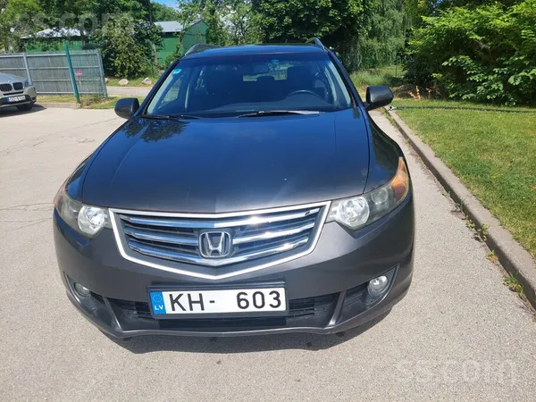 Honda Honda Accord Tourer 2.2 dīzelis ar 6 ātrumu manuāl