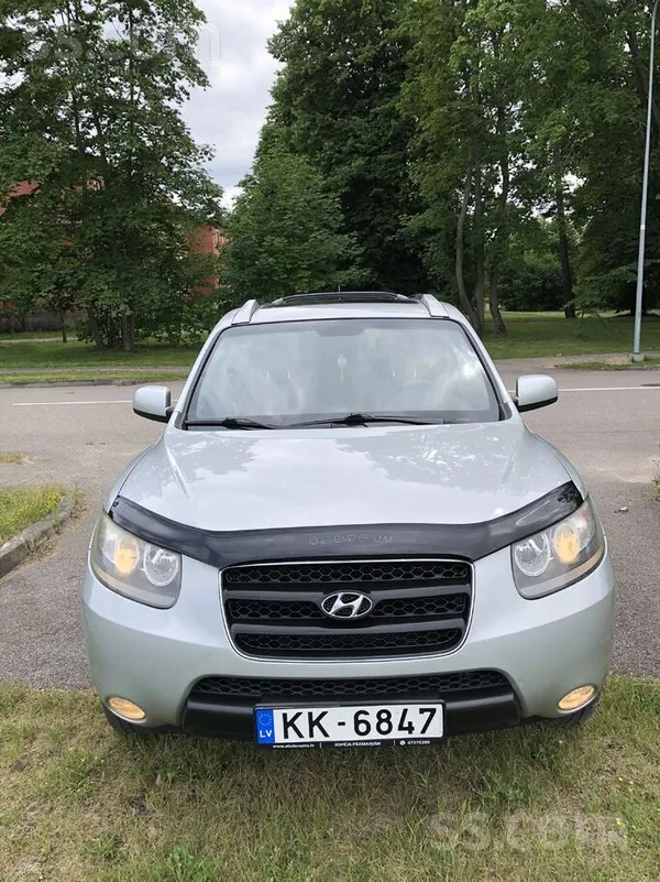 Продаётся ухоженный Hyundai Santa FE все вопросы по телефону