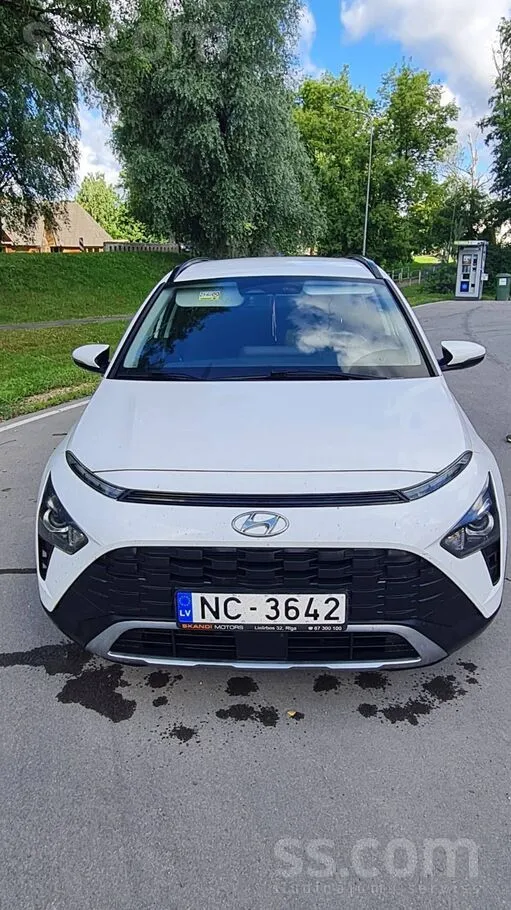 Sakarā ar jauna auto iegādi tiek pārdots mazlietots Hyndai Bayon. Motors: 1,