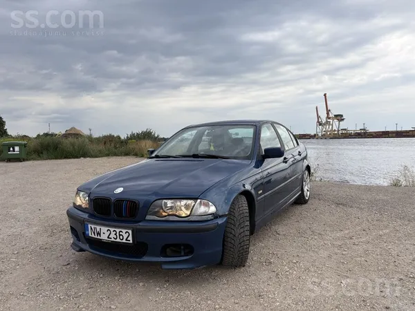 BMW 320