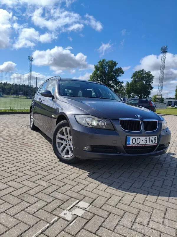 BMW Bmw 320 benzīns manuālis. 