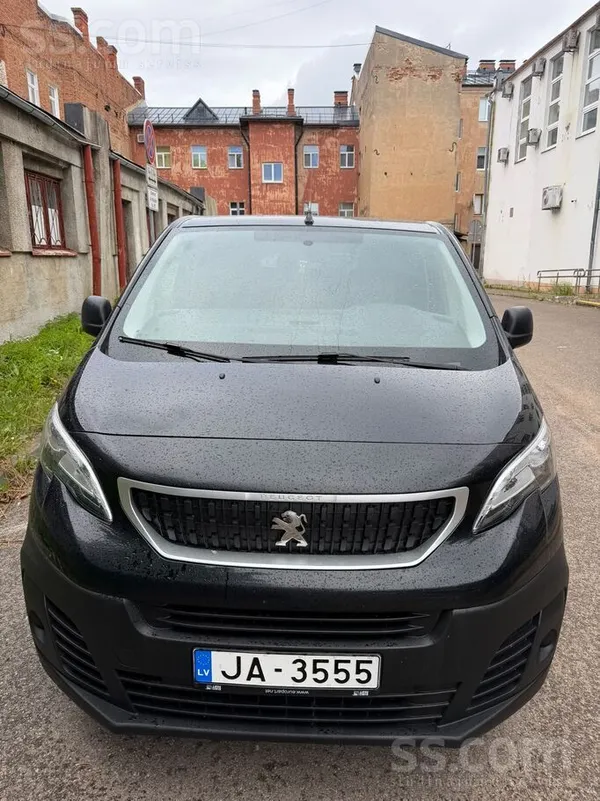 Peugeot Pārdod Peugeot Expert Traveller, 2018. gada
