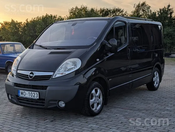 Opel Vivaro 2.5 Tdi 107kw, 8 sēdvietas. 

Dubultā klimata kontrole
Apsild