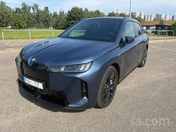 BMW iX xDrive60 M Sport Pro - 15 000 km - Jauna auto stāvoklis - Ļoti bagātī