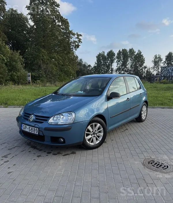 Volkswagen Продаю ухоженный Golf 5.