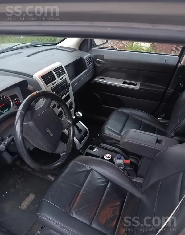 Jeep Продаётся джип с небольшим пробегом. Больше стоит,