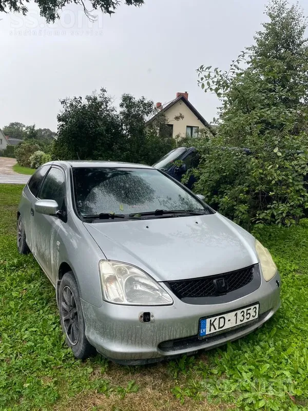 Honda Pārdodu Honda civic ar 1, 6 bendzīna V-Tec Motoru.