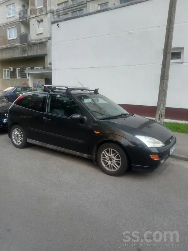 Ford Продаю Ford Focus 2001г. на ходу (можно на запчаст