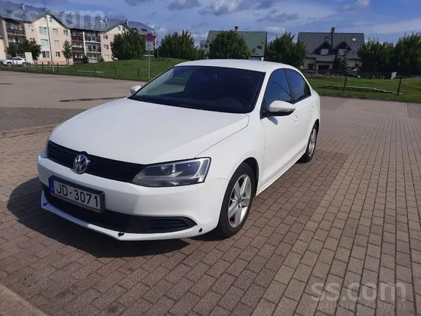 Volkswagen Pārdodu VW Jetta 2012. gada