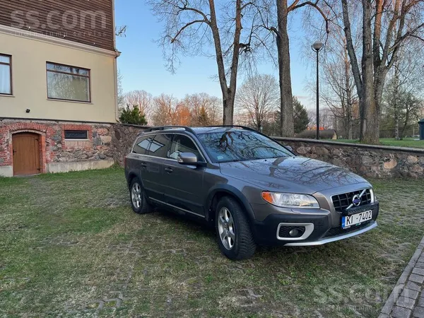 Volvo XC 70 - 1